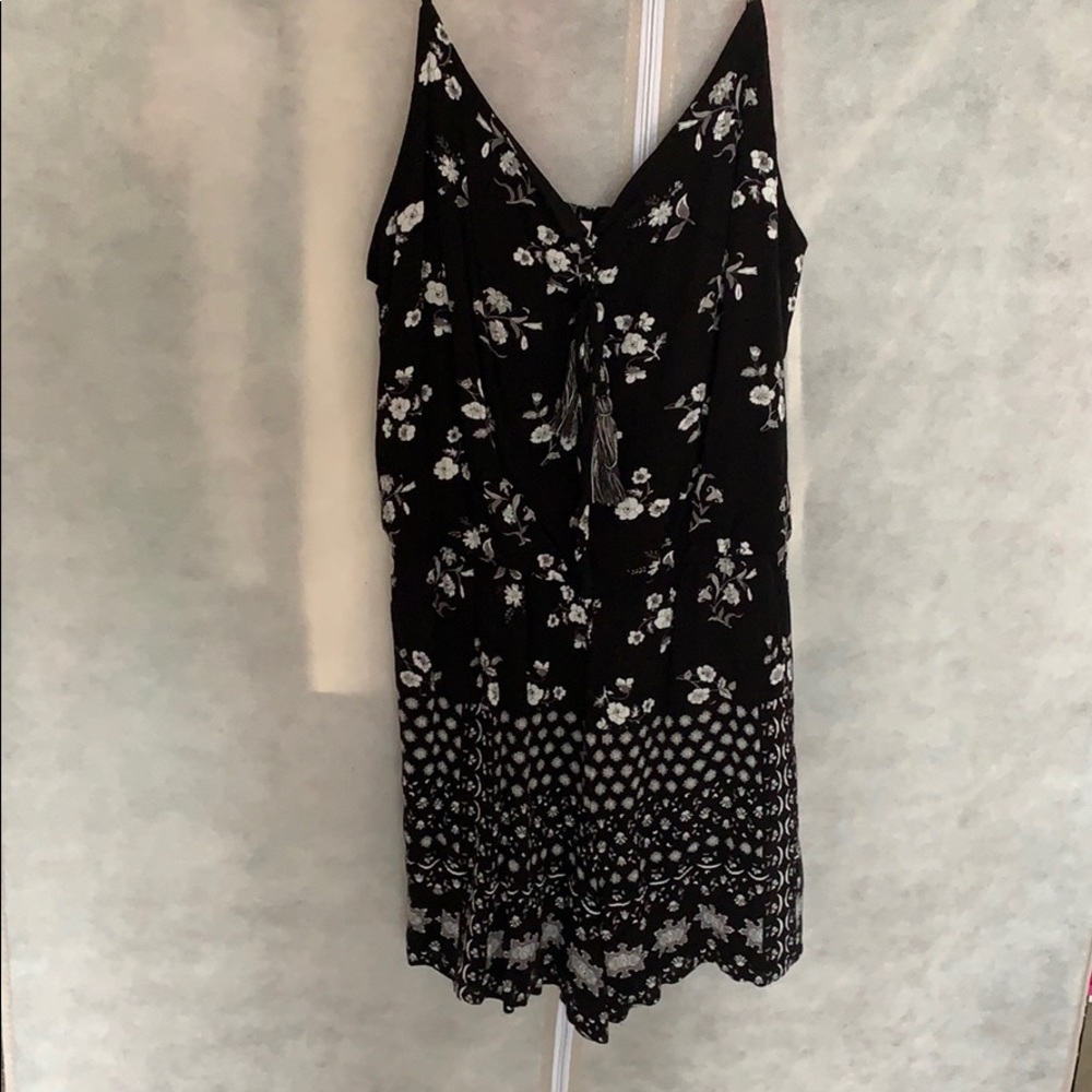 Blk and white floral romper